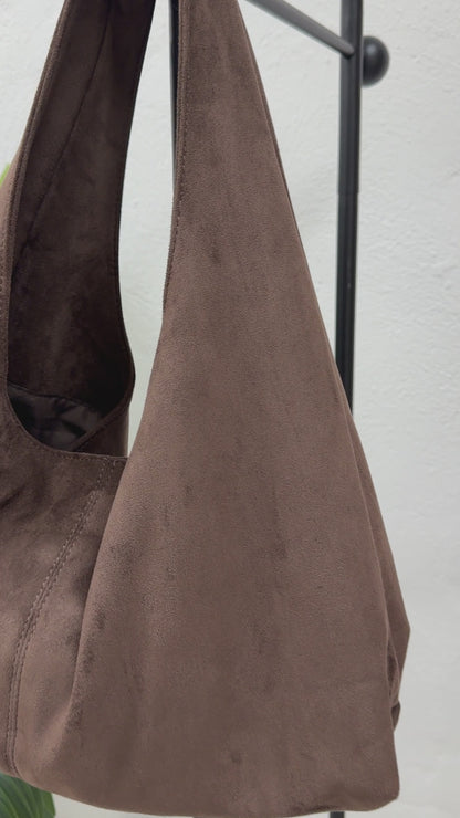 HK$1,200 滿額禮 👜 Suede Handbag